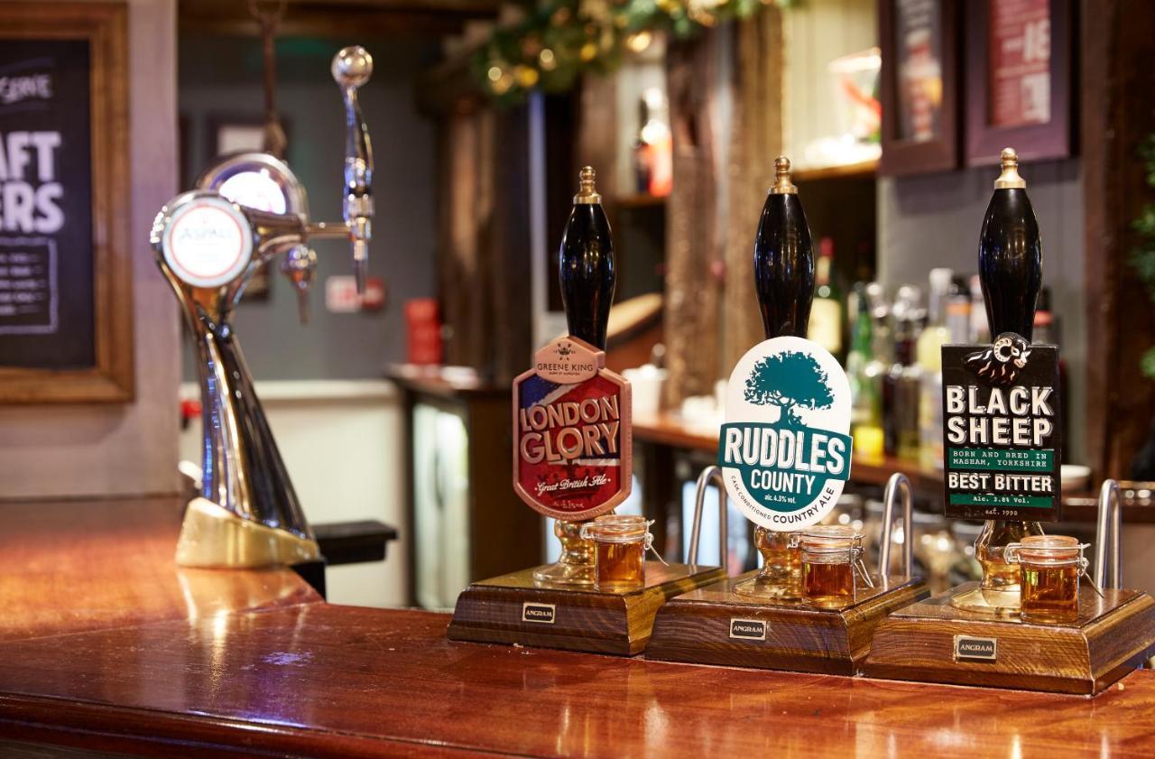 Crossroads By Chef & Brewer Collection Hotel Weedon Bec Eksteriør billede