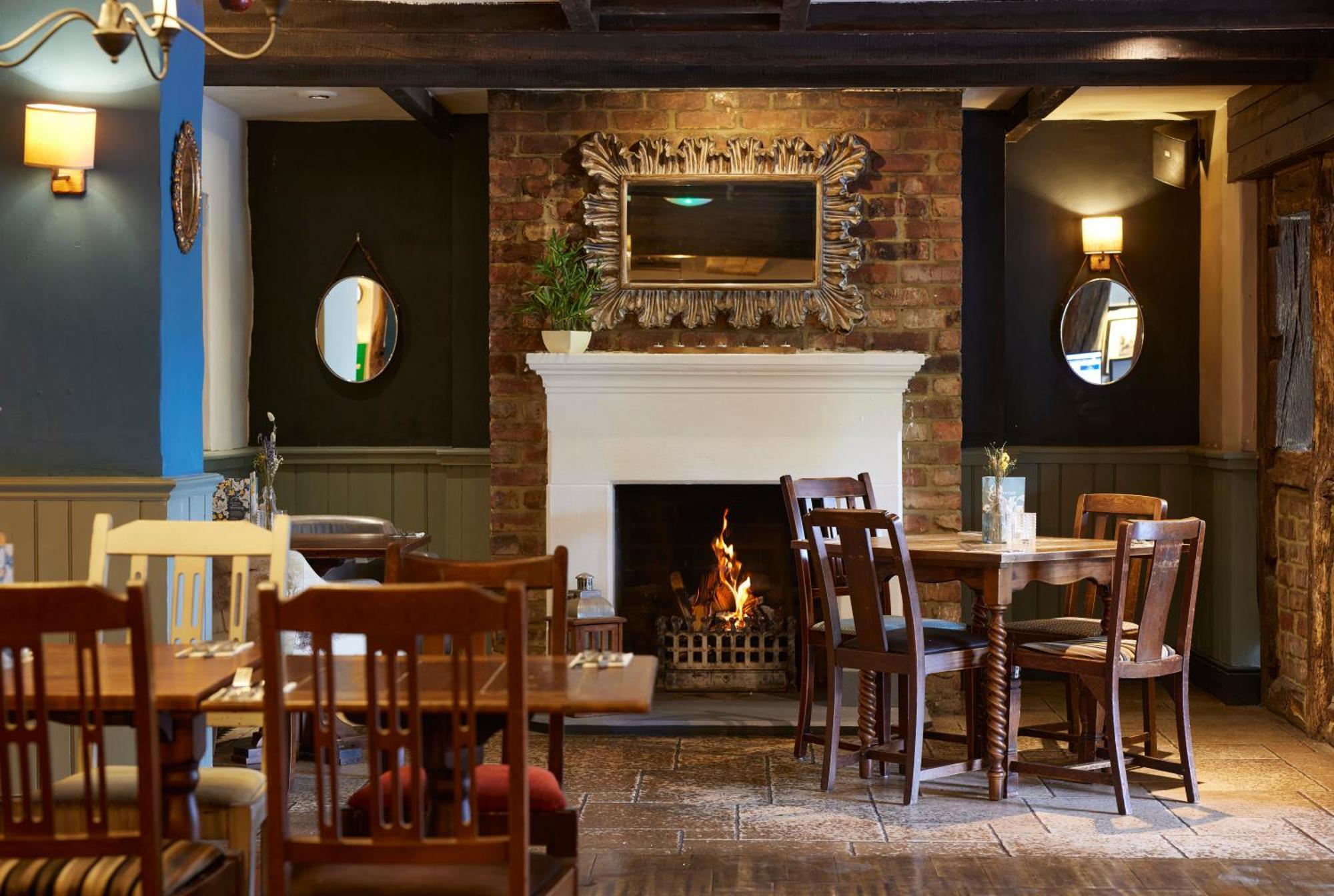Crossroads By Chef & Brewer Collection Hotel Weedon Bec Eksteriør billede