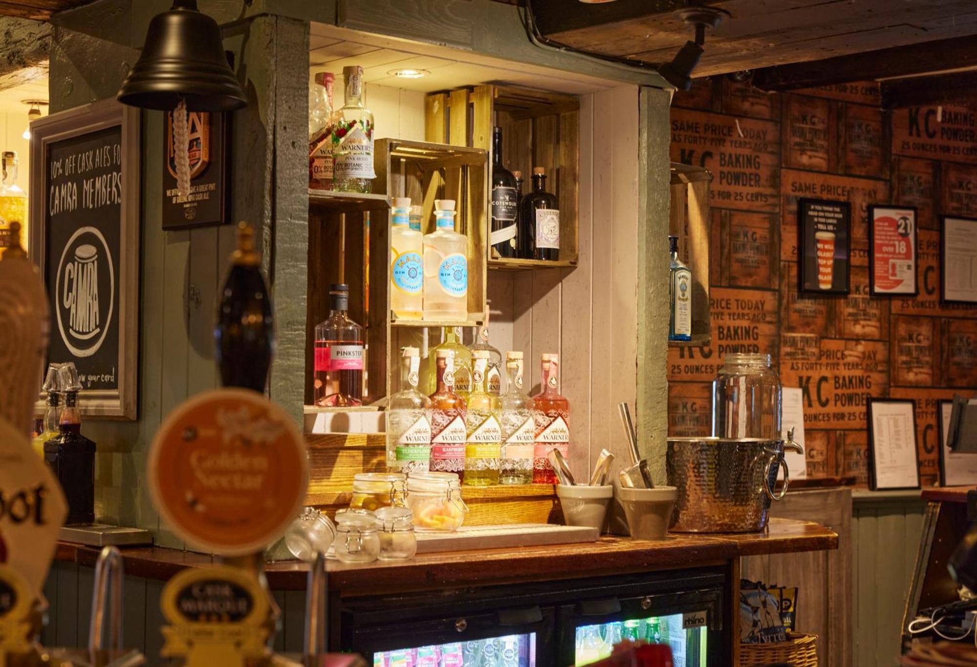 Crossroads By Chef & Brewer Collection Hotel Weedon Bec Eksteriør billede