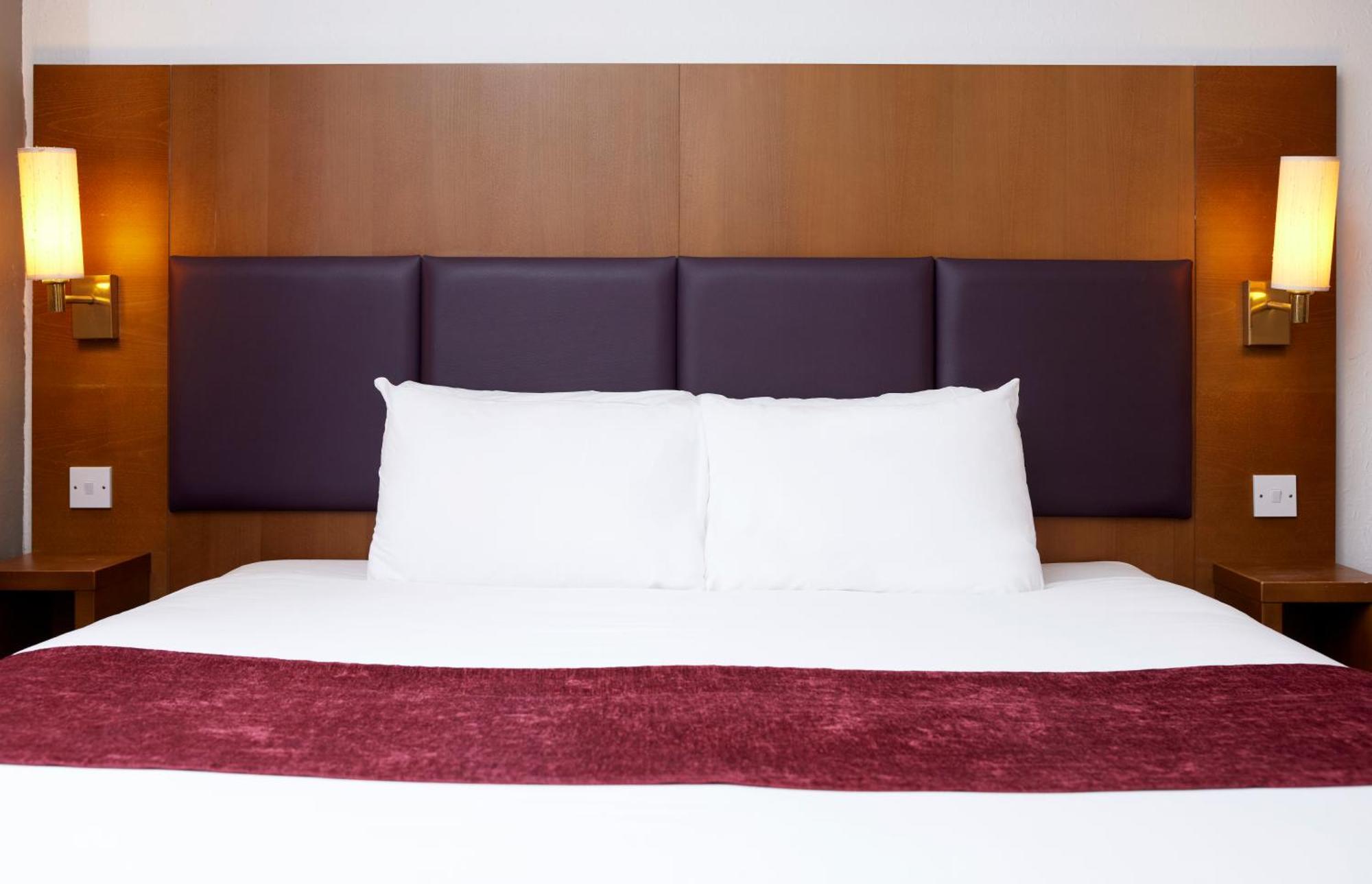 Crossroads By Chef & Brewer Collection Hotel Weedon Bec Eksteriør billede