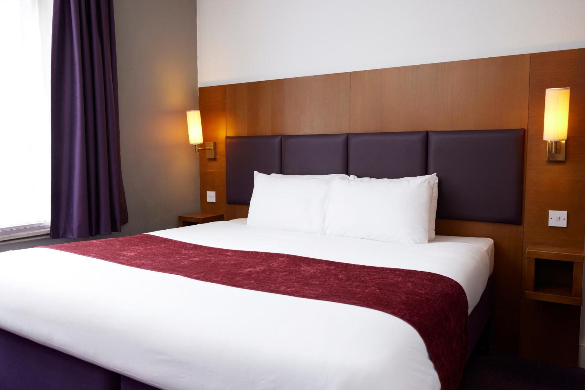 Crossroads By Chef & Brewer Collection Hotel Weedon Bec Eksteriør billede