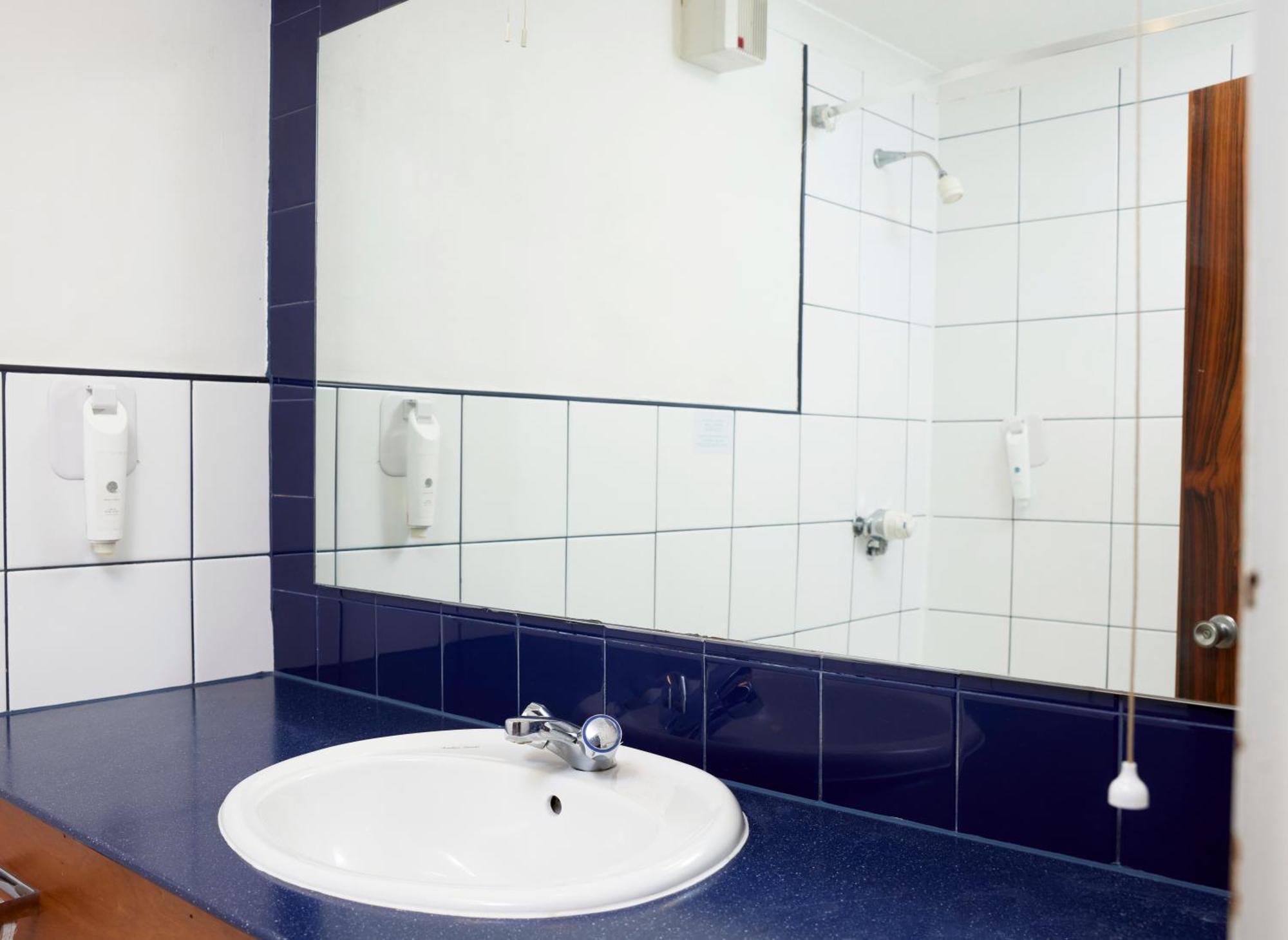 Crossroads By Chef & Brewer Collection Hotel Weedon Bec Eksteriør billede