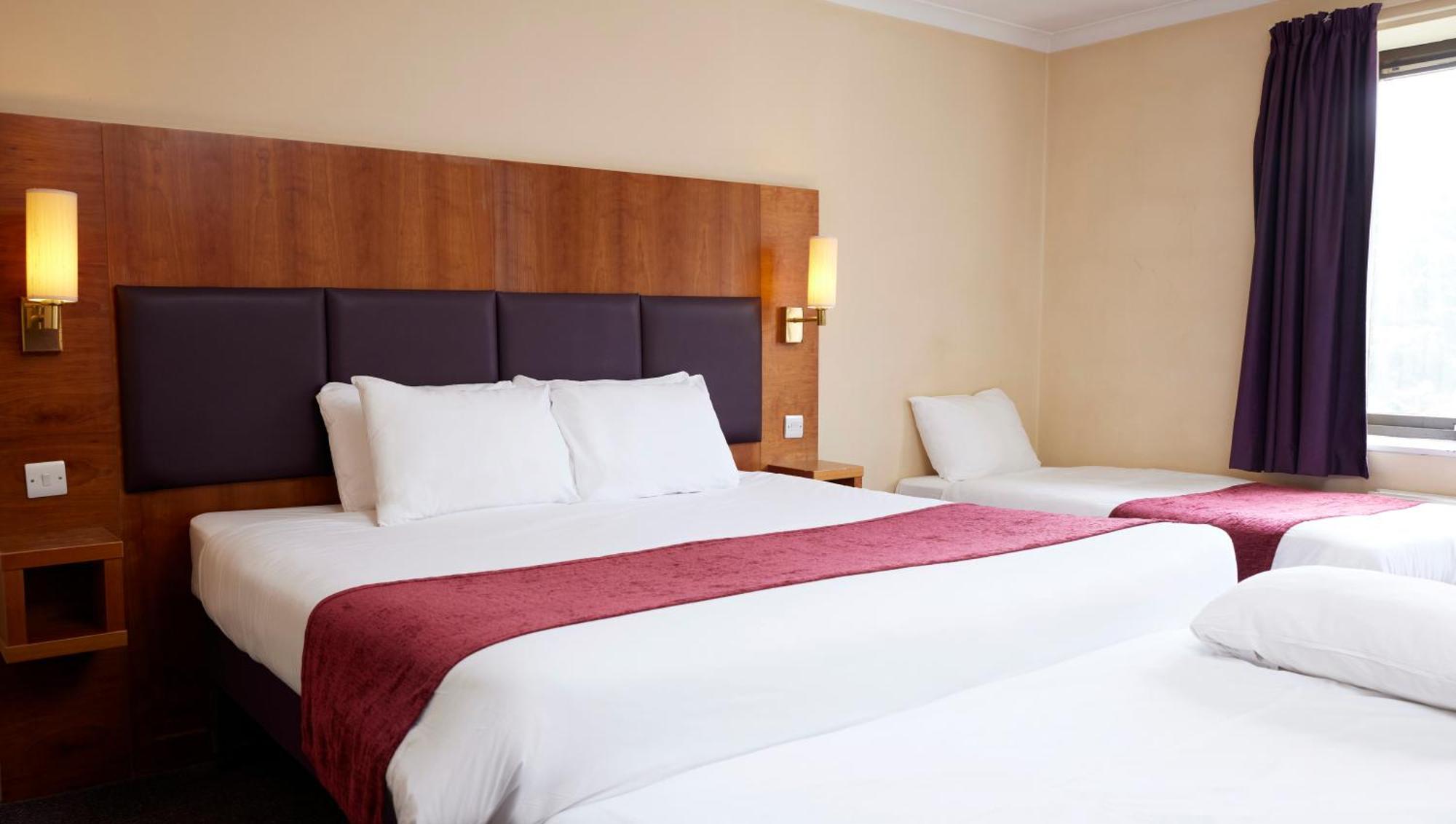 Crossroads By Chef & Brewer Collection Hotel Weedon Bec Eksteriør billede