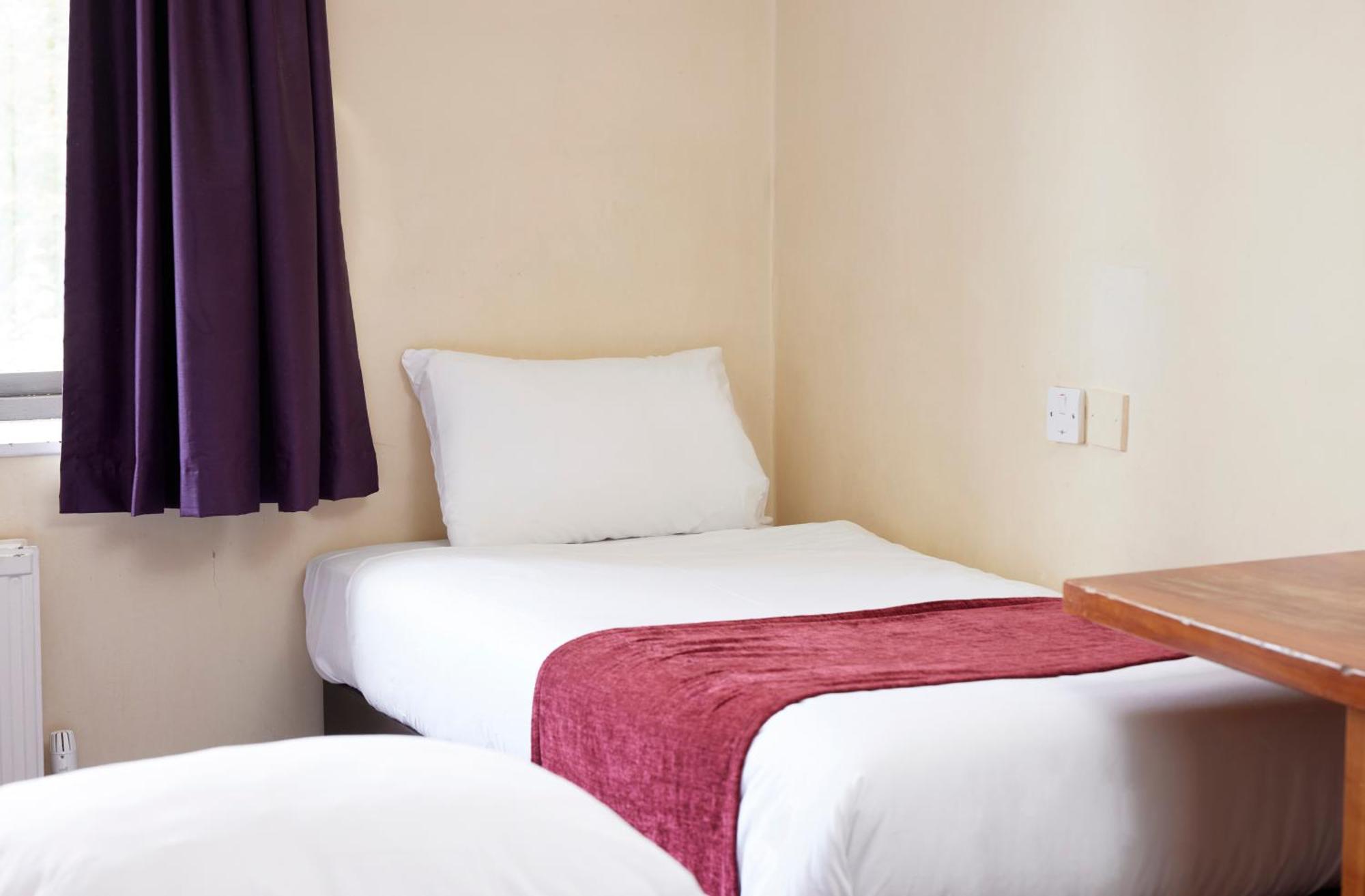 Crossroads By Chef & Brewer Collection Hotel Weedon Bec Eksteriør billede