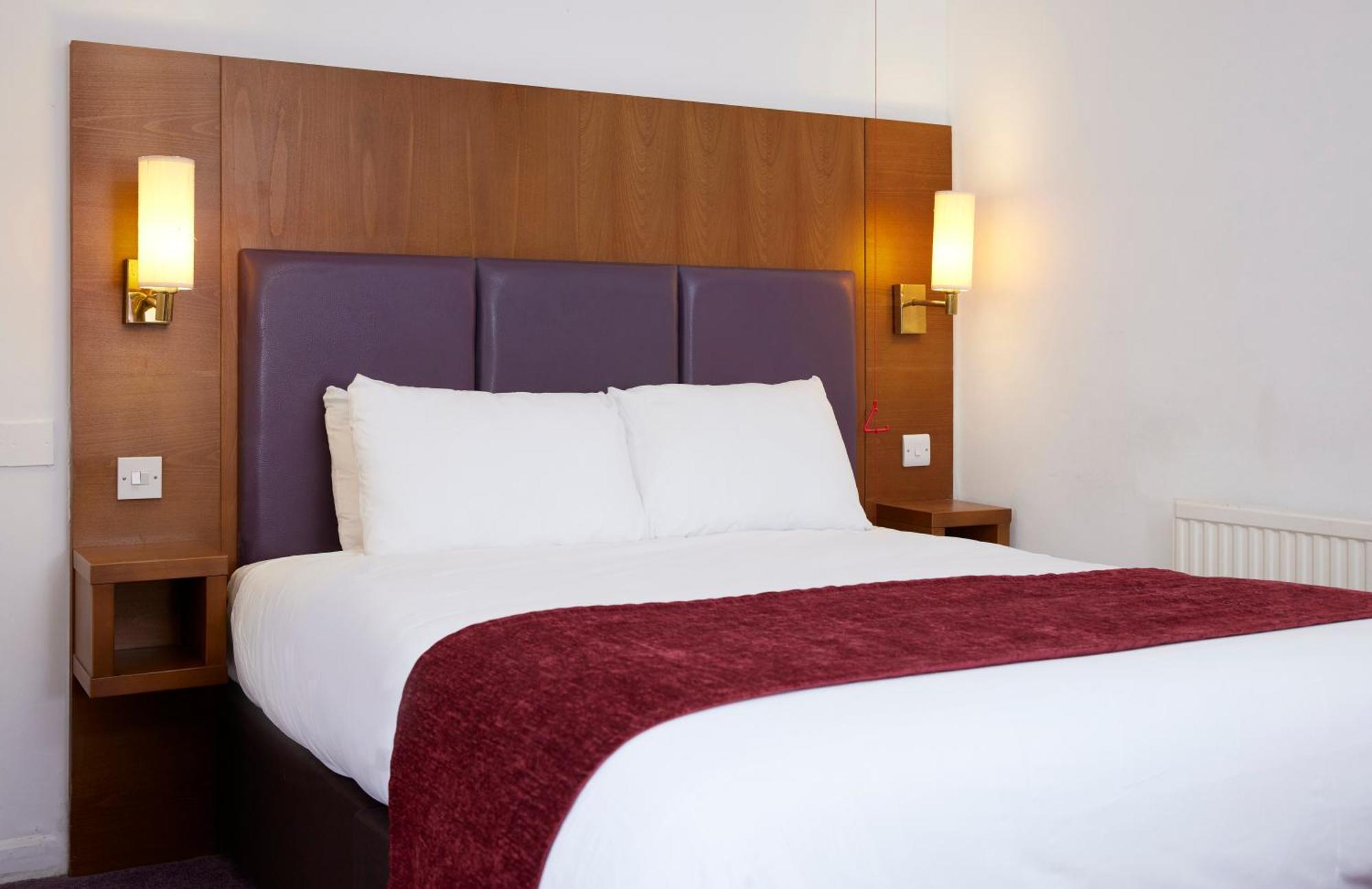 Crossroads By Chef & Brewer Collection Hotel Weedon Bec Eksteriør billede