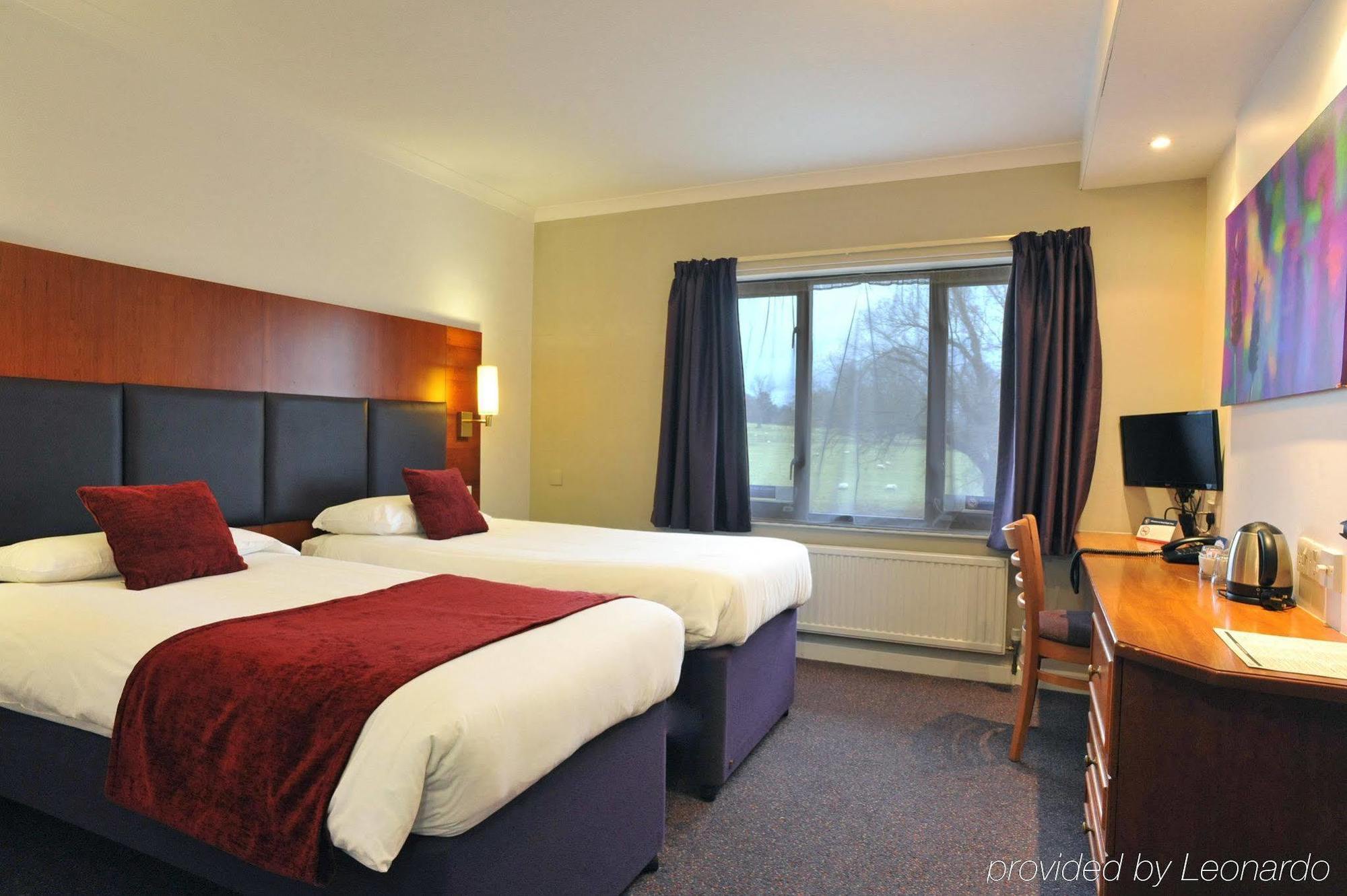 Crossroads By Chef & Brewer Collection Hotel Weedon Bec Eksteriør billede