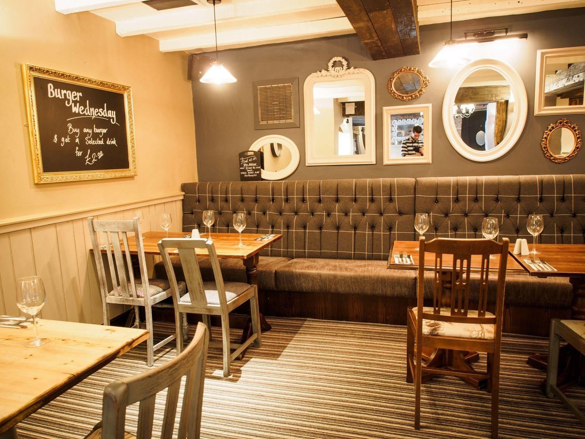 Crossroads By Chef & Brewer Collection Hotel Weedon Bec Eksteriør billede