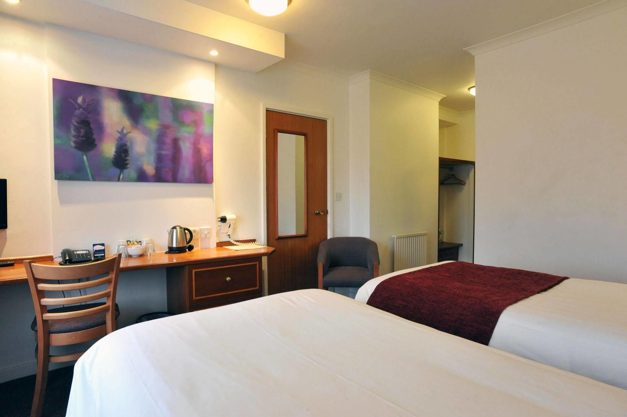 Crossroads By Chef & Brewer Collection Hotel Weedon Bec Eksteriør billede
